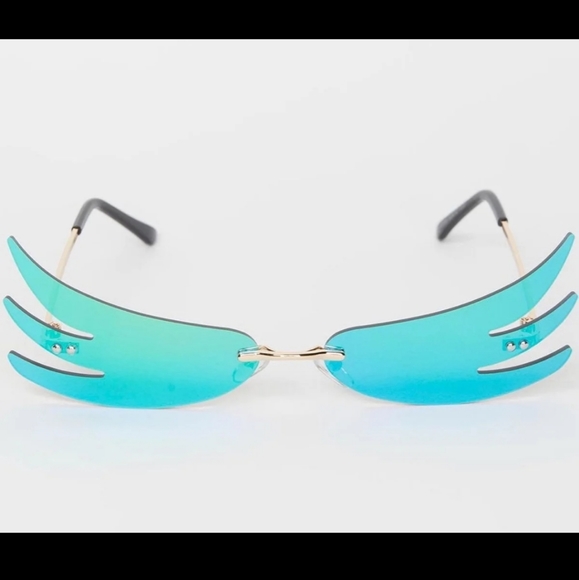 Sky Above The Clouds Multi-Colored Wing Sunglasses - Picture 2 of 5